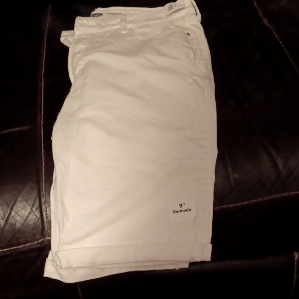 Old Navy Ladies Bermuda Shorts
